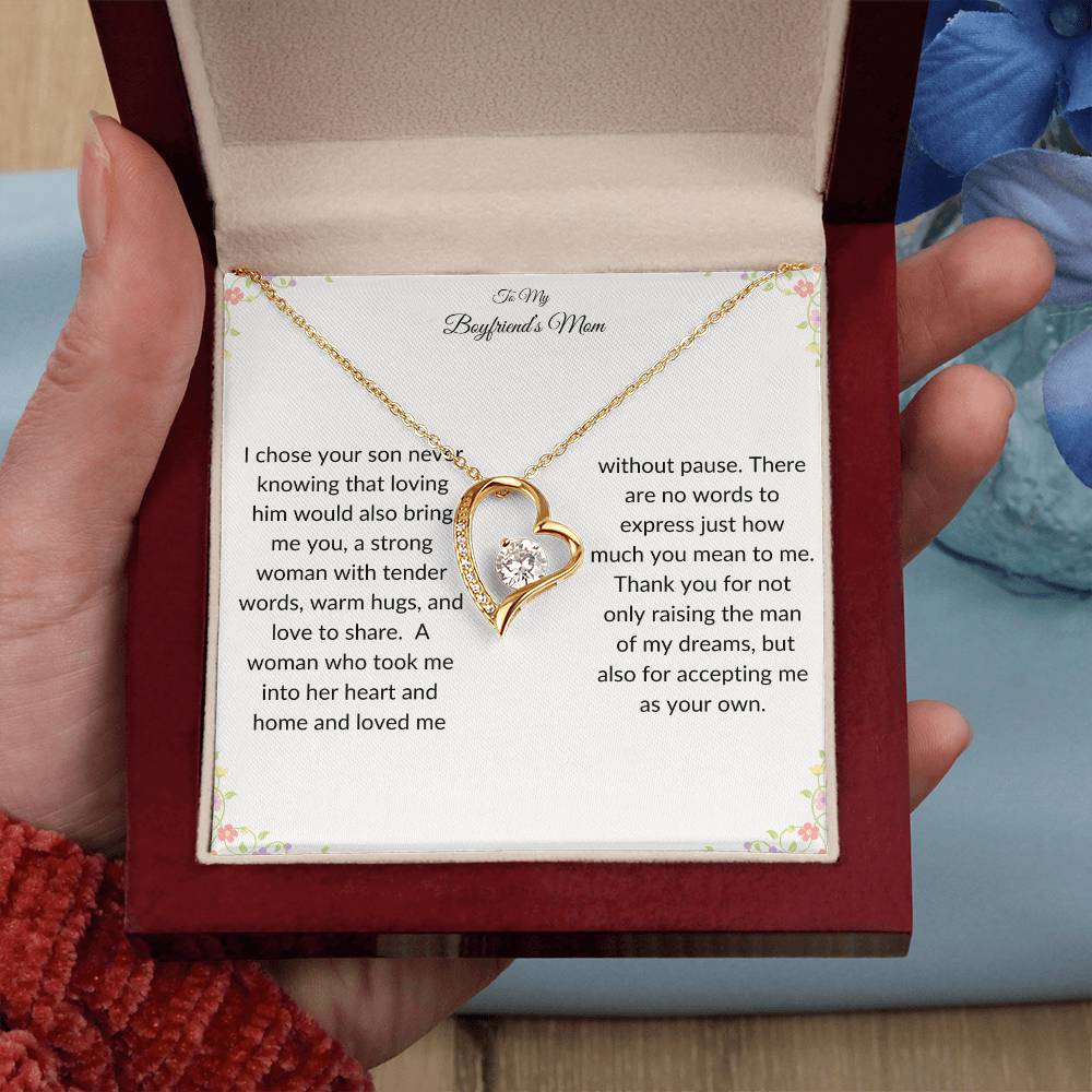 To My Boyfriends Mom Heart Necklace Gift