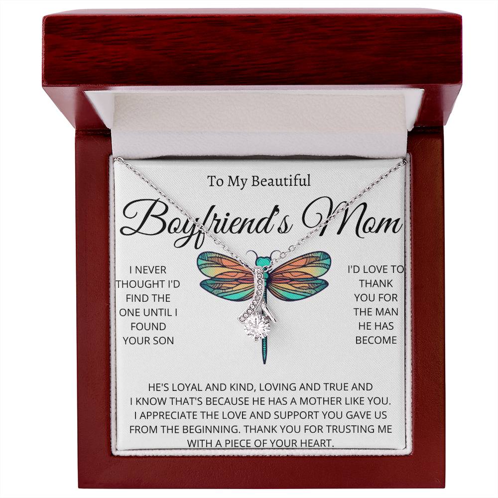 Boyfriends Mom Alluring Beauty Necklace