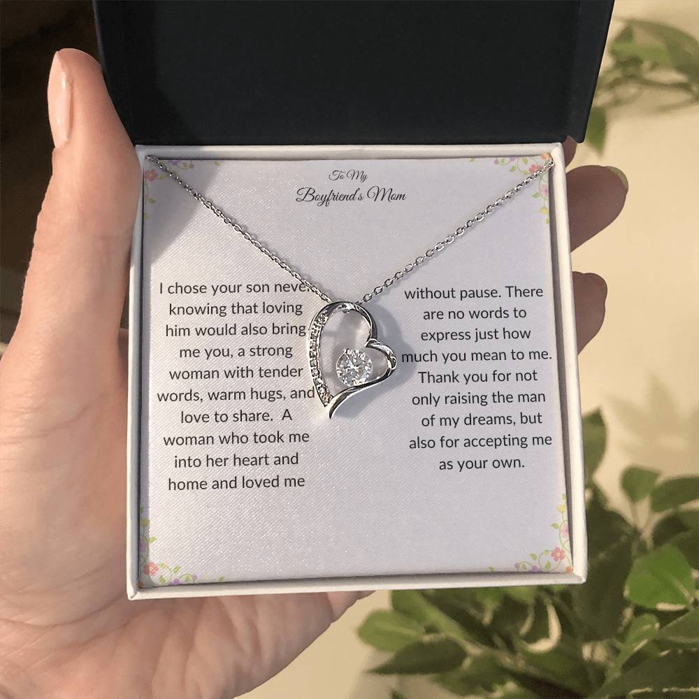 To My Boyfriends Mom Heart Necklace Gift